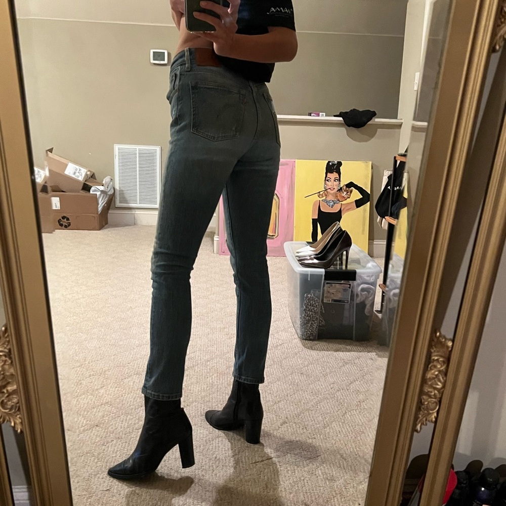 501 Levis size 27
